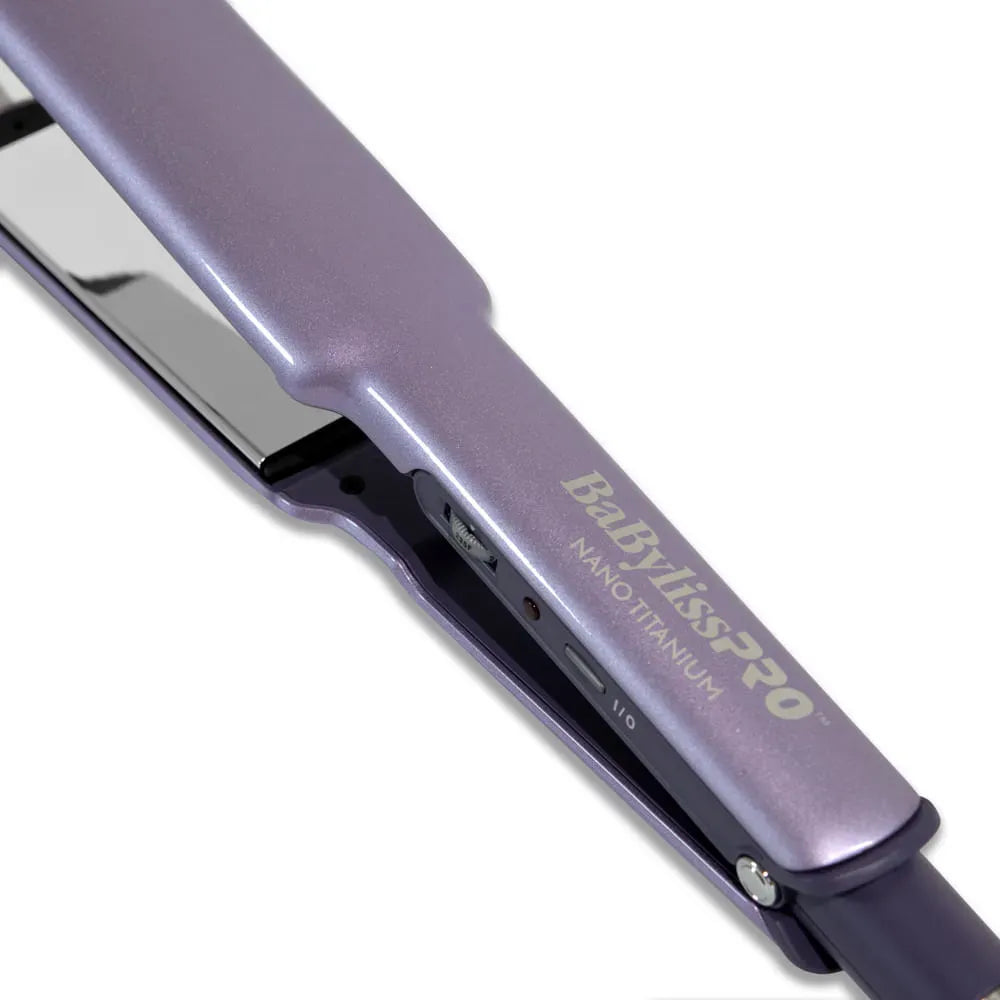 Plancha Babyliss Nano Titanium Ancha Lavanda 1"½